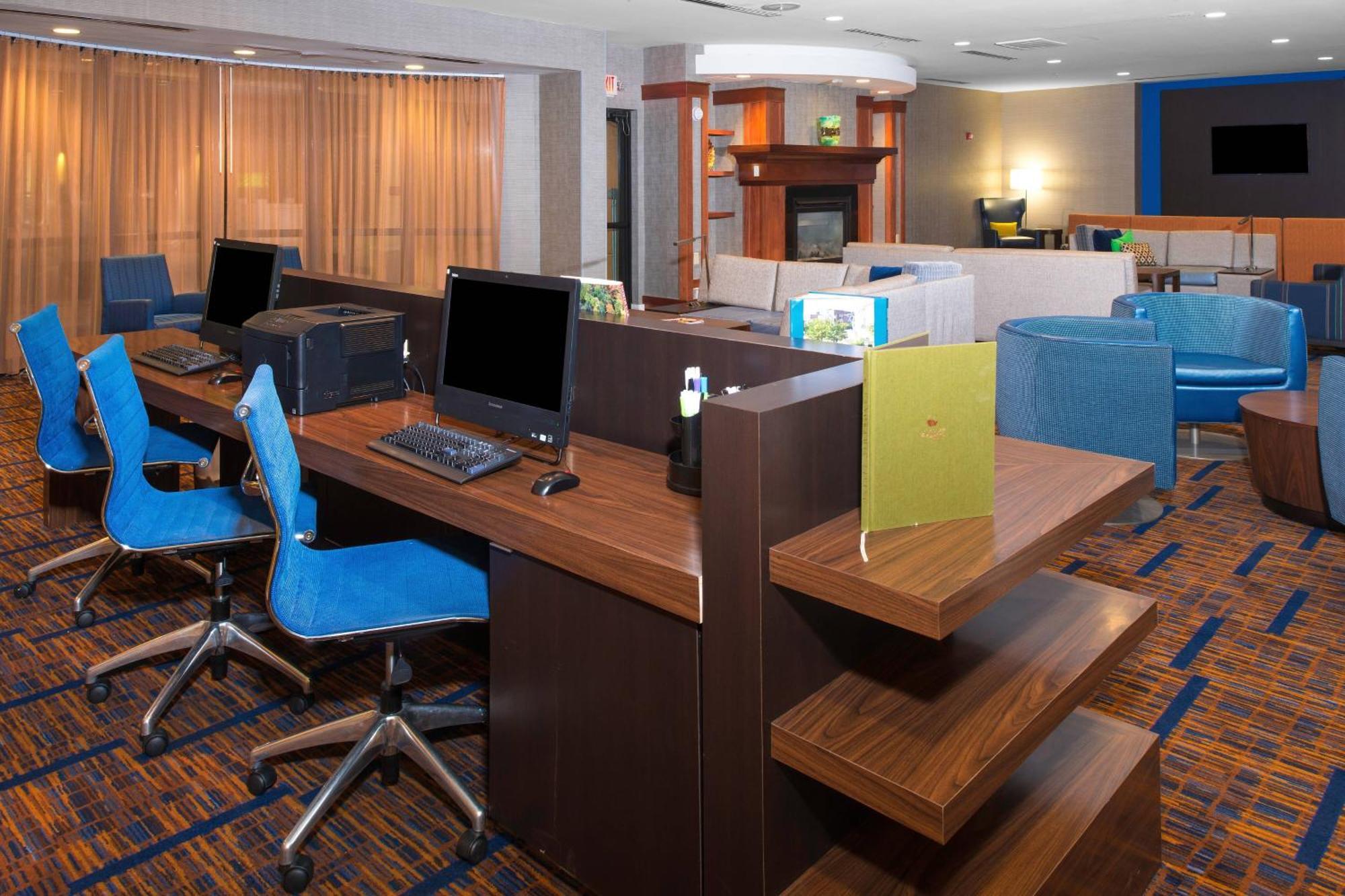 Courtyard By Marriott Charlotte Hotel 3*