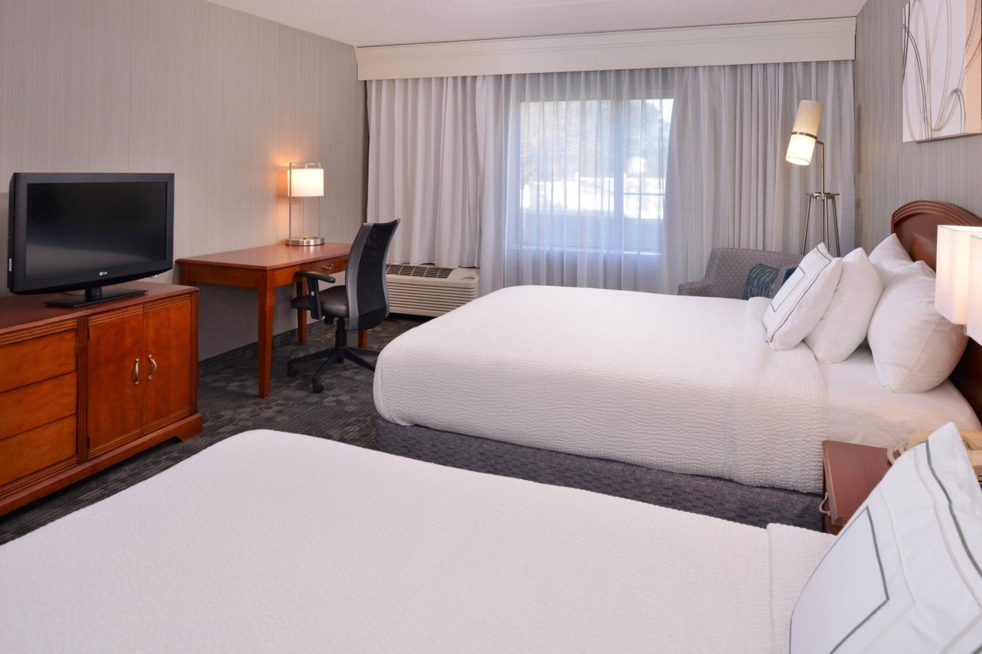 Hotel Courtyard By Marriott Charlotte 3*