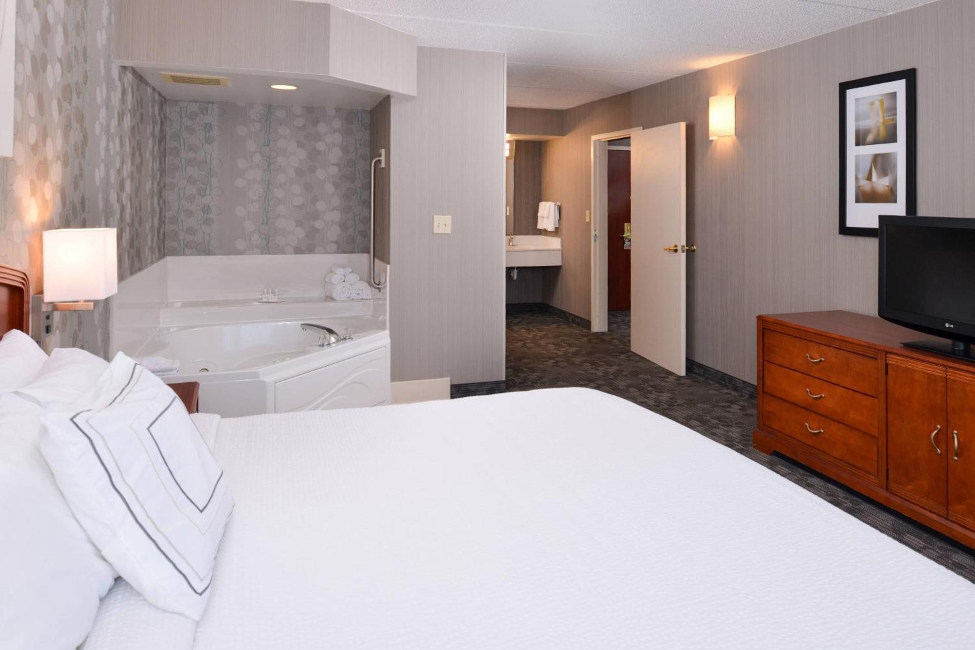 Courtyard By Marriott Charlotte Hotel 3*