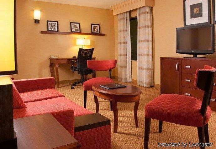 Courtyard By Marriott Charlotte 3*