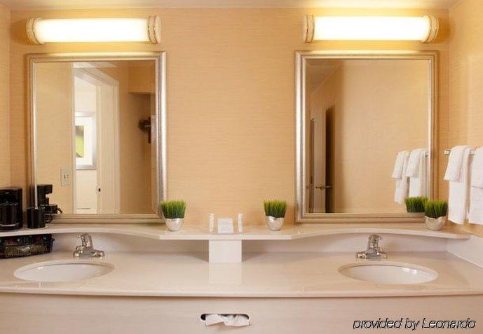 Courtyard By Marriott Charlotte 3*
