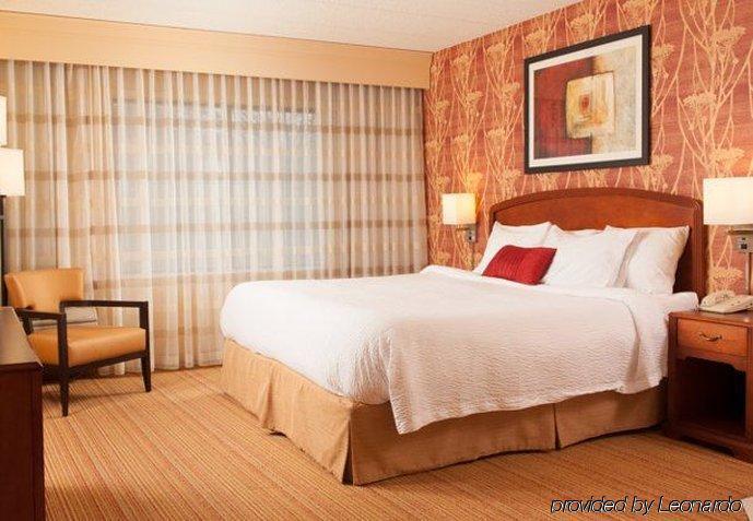 Courtyard By Marriott Charlotte Hotel