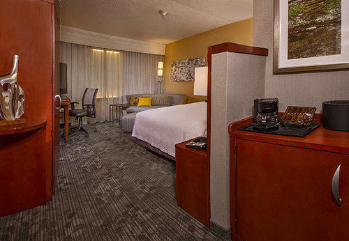 Courtyard By Marriott Charlotte Hotel 3*