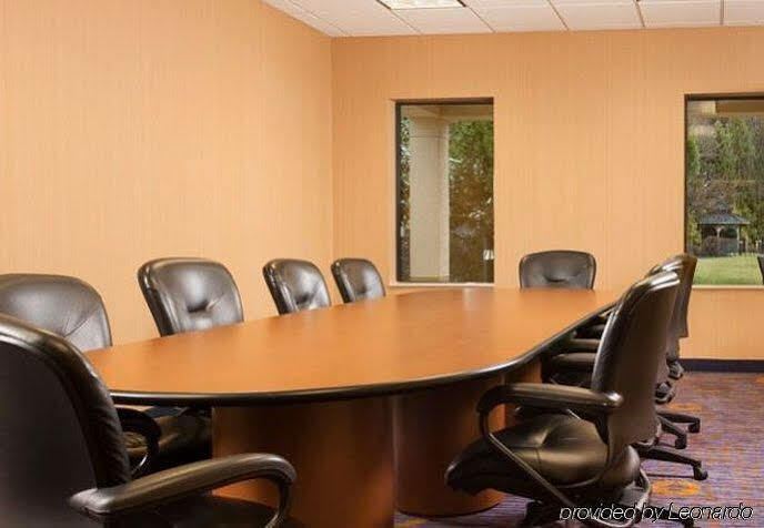 Courtyard By Marriott Charlotte Hotel 3*