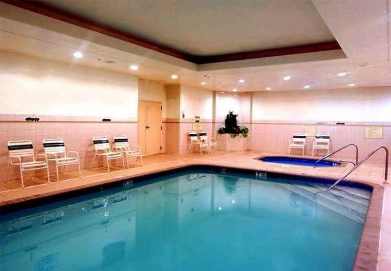 Courtyard By Marriott Charlotte Hotel