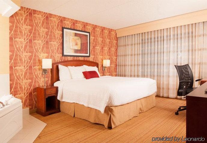 Courtyard By Marriott Charlotte Hotel