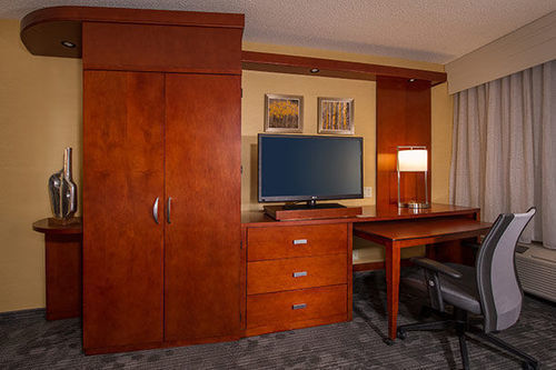 Courtyard By Marriott Charlotte Hotel