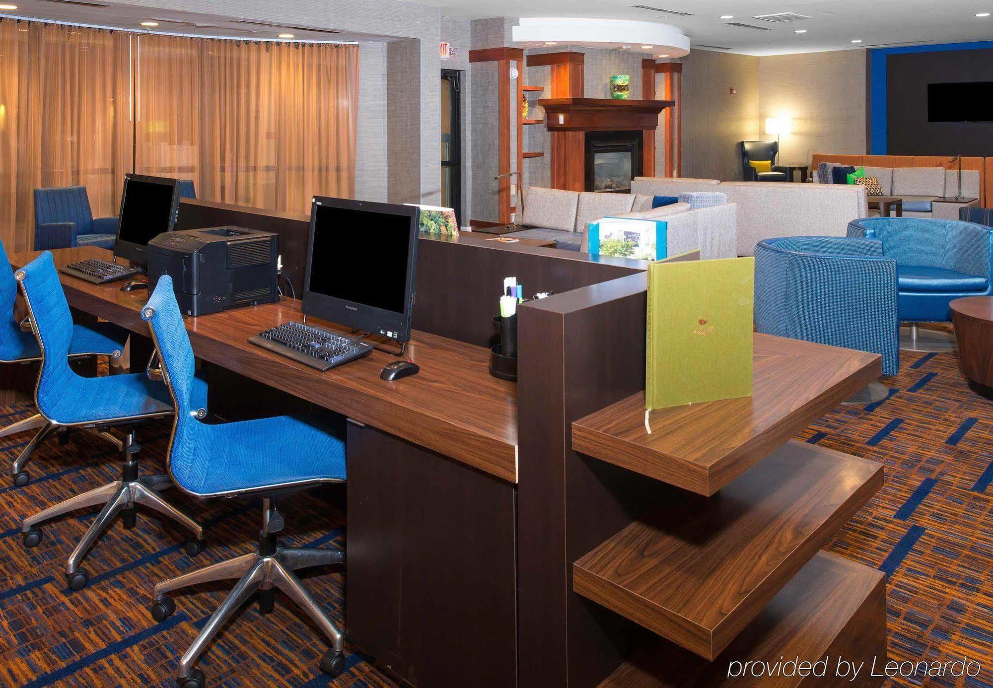 Courtyard By Marriott Charlotte Hotel